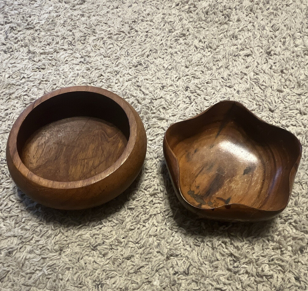 Vintage Monkey Pod Carved Wood Bowls set of 2. Flower shaped and Rounded bowl.